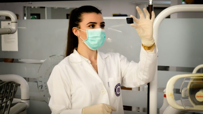 Valdžios planai jauniesiems gydytojams smogė kaip šaltas dušas: tai dar labiau pablogins sveikatos sistemą