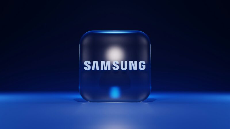 „Galaxy Unpacked 2026“ sudrebino rinką: atskleidė „Galaxy S26“, „Buds 4“ ir DI naujovės