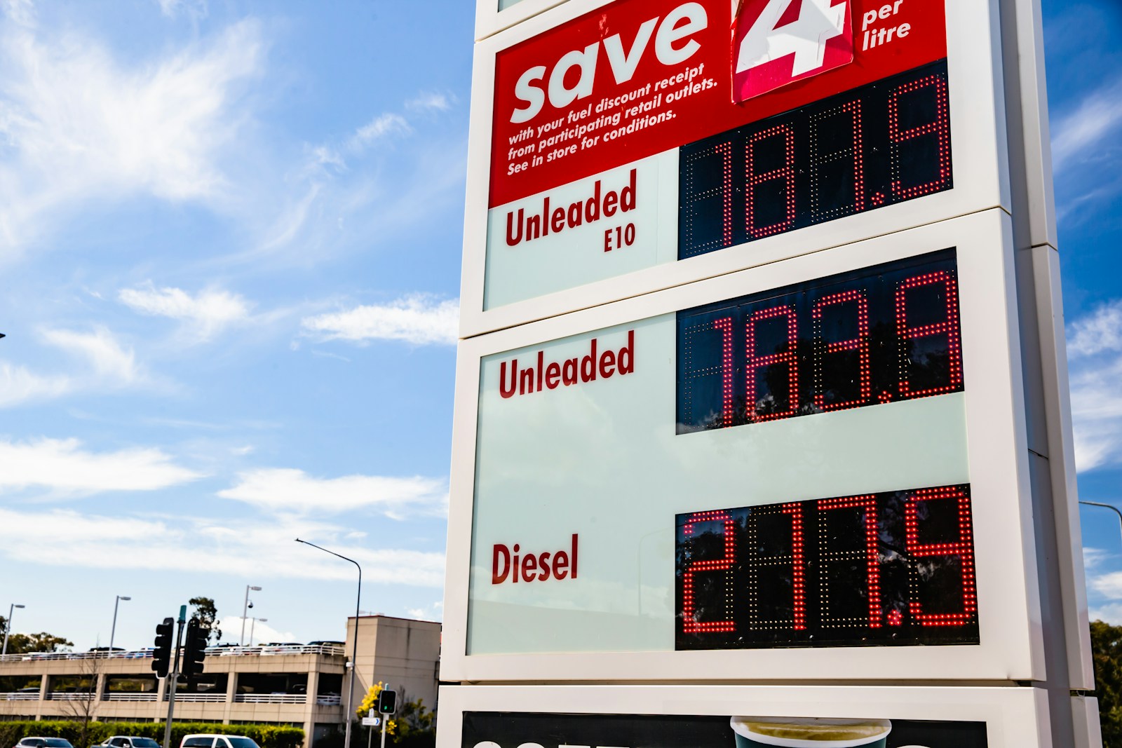 Sąskaitos už šildymą vėl gąsdins? Europos Komisija skubiai ieško būdų, kaip atpiginti energiją