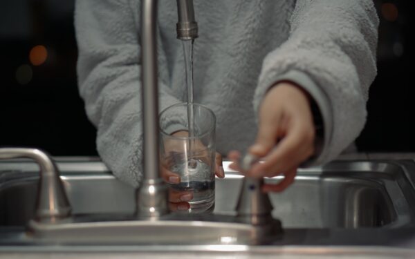 Riebalai dings akimirksniu: atskleista paslaptis, kaip pasigaminti natūralų indų ploviklį