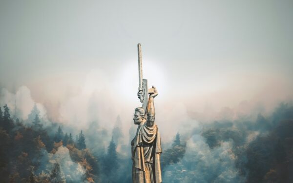 Paaiškėjo, kas keliauja į Ukrainą iš Lietuvos Seimo: sąraše – ne tik automobiliai