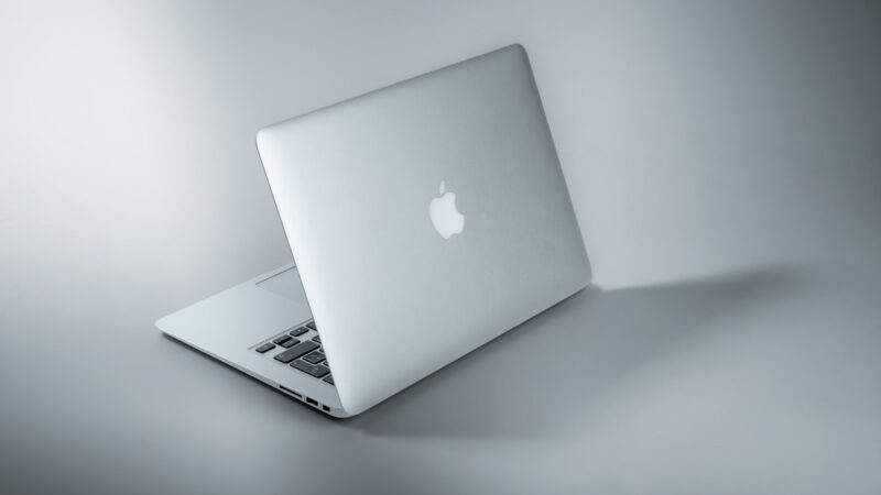 Tikra „MacBook“ karštinė: naudoti „Apple“ kompiuteriai staiga tapo deficitu