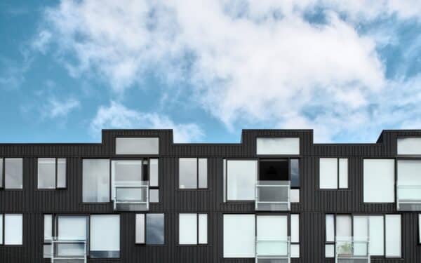 Ministerija siūlo patikslinti ir išplėsti finansines lengvatas pirmą būstą perkančioms jaunoms šeimoms