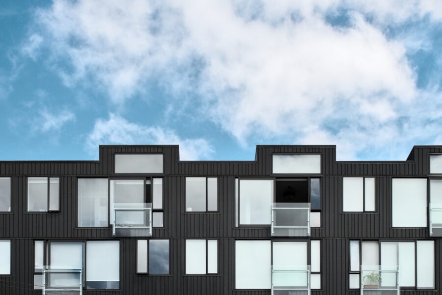 Ministerija siūlo patikslinti ir išplėsti finansines lengvatas pirmą būstą perkančioms jaunoms šeimoms