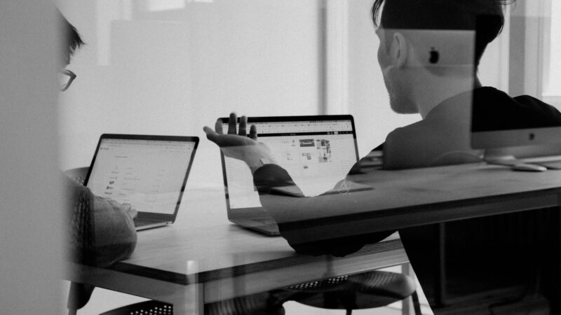 Davose vykusiame „Pasaulio ekonomikos forume“ ekspertai perspėja apie rizikas: pusė pasaulio gali likti be darbo
