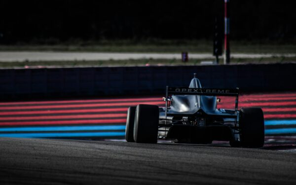 „Formulės 1“ gerbėjų rojus: štai kokias neregėtas funkcijas per „Apple TV“ gausite jau kitą savaitę