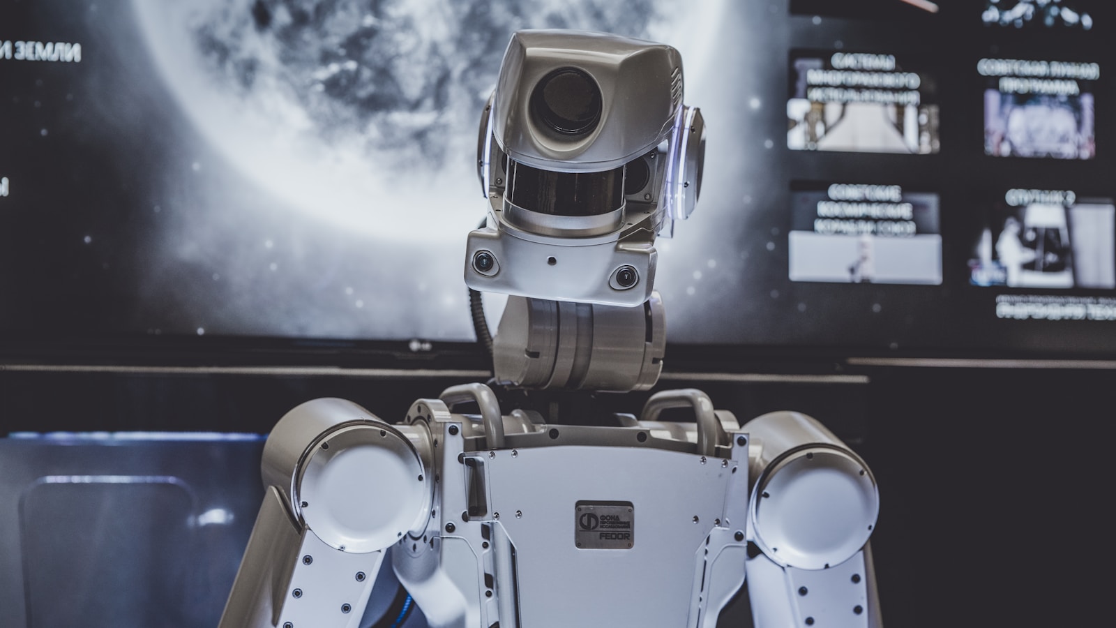 Ar robotų era prasideda jūsų namuose? „RoboParty“ nemokamai atiduoda ateities technologijas