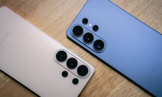 Two smartphones with multiple cameras side by side.