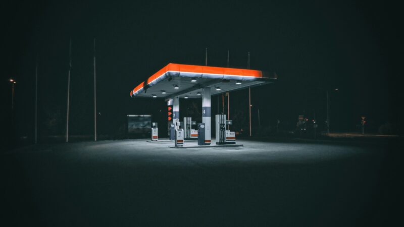 Vokietija imasi veiksmų dėl brangių degalų: kainų kilimas bus ribojamas įstatymu