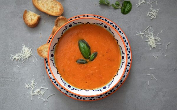 Močiutės triukas: kaip vienas ingredientas pakeičia pomidorų sriubos skonį