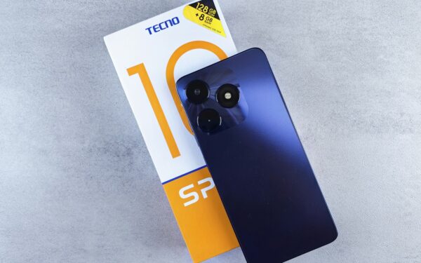 „Tecno“ sukūrė tai, ko laukėme dešimtmetį: šis telefonas plonesnis už paprastą pieštuką