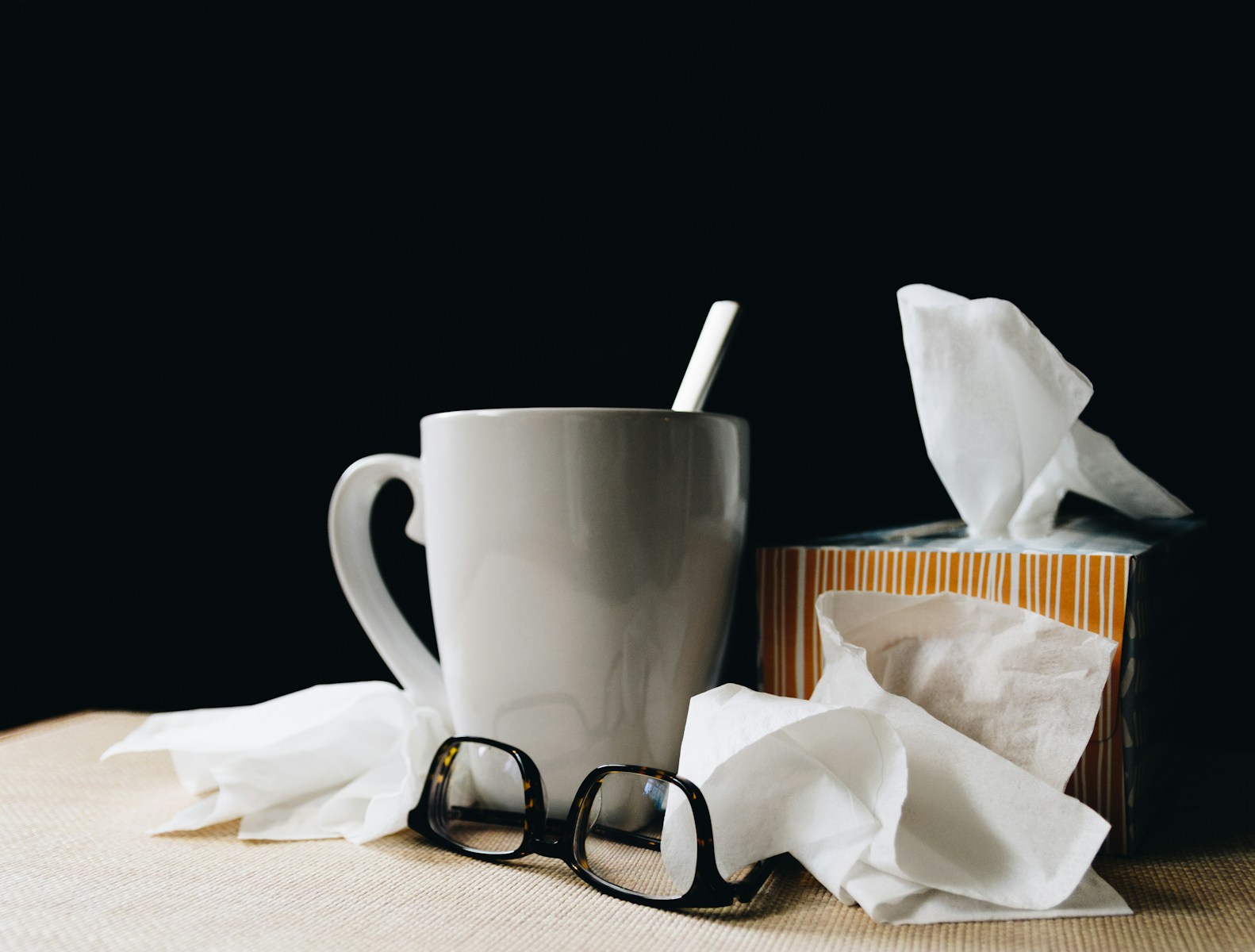 Ne šaltis kaltas: šeimos gydytoja įspėja, kodėl šią žiemą virusai smogia net sveikiems žmonėms