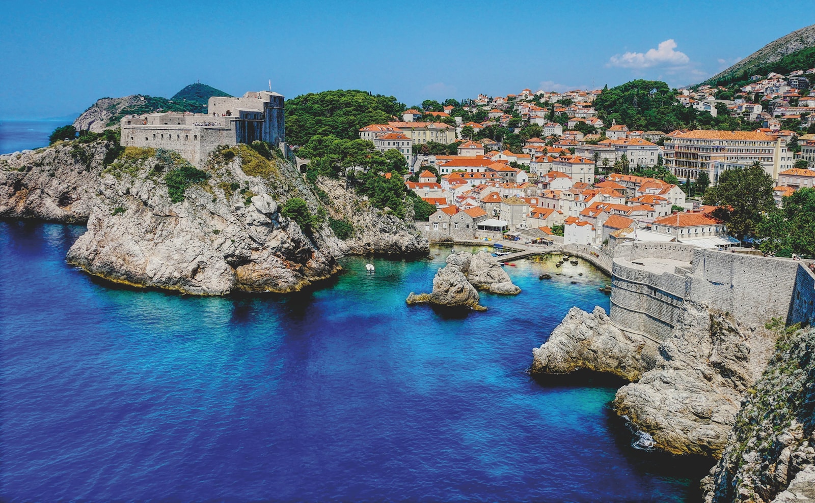 Vengrija ir Slovakija be rusiškos naftos – Kroatija siūlo alternatyvą