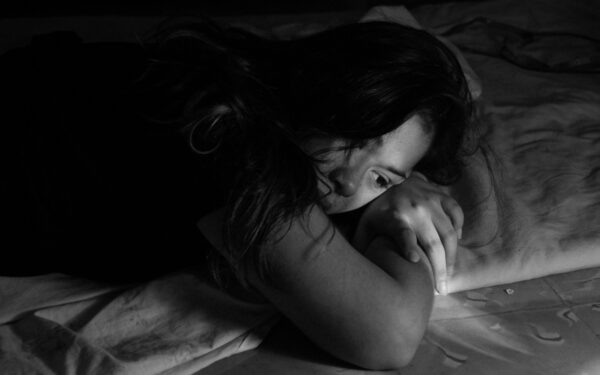 Nejaučiate laimės santykiuose? Štai 5 esminės klaidos, kurias daro daugelis moterų