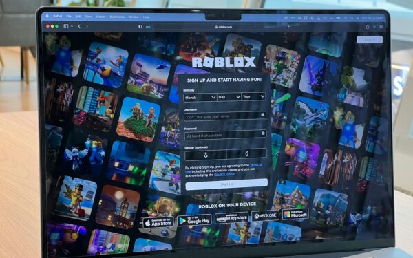 „Roblox“ atsidūrė skandalo centre: keliami klausimai dėl vaikų saugumo