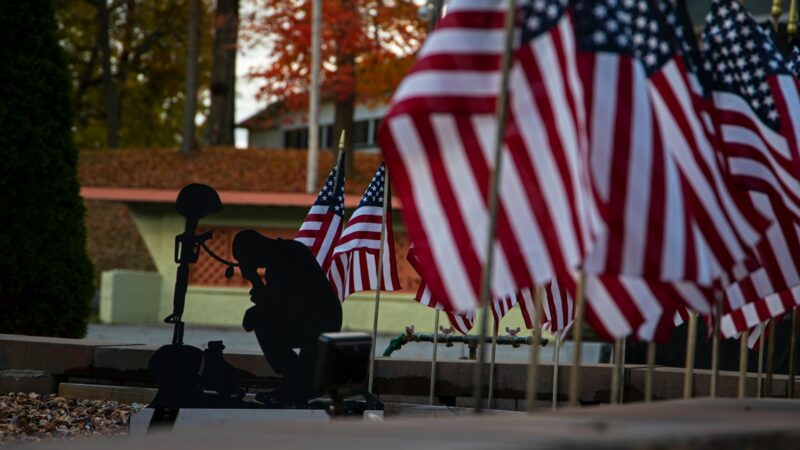 Iš pradžių apkaltintas, dabar abejonės: Trumpo patarėjas keičia toną dėl šaudynių Mineapolyje