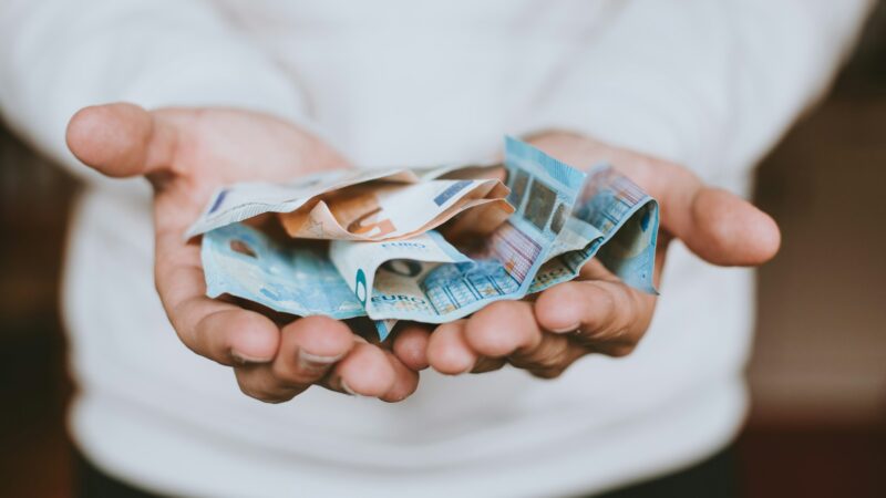 21-oji euro zona: Bulgarija oficialiai prisijungė prie bendros valiutos – štai kaip keičiasi kainos