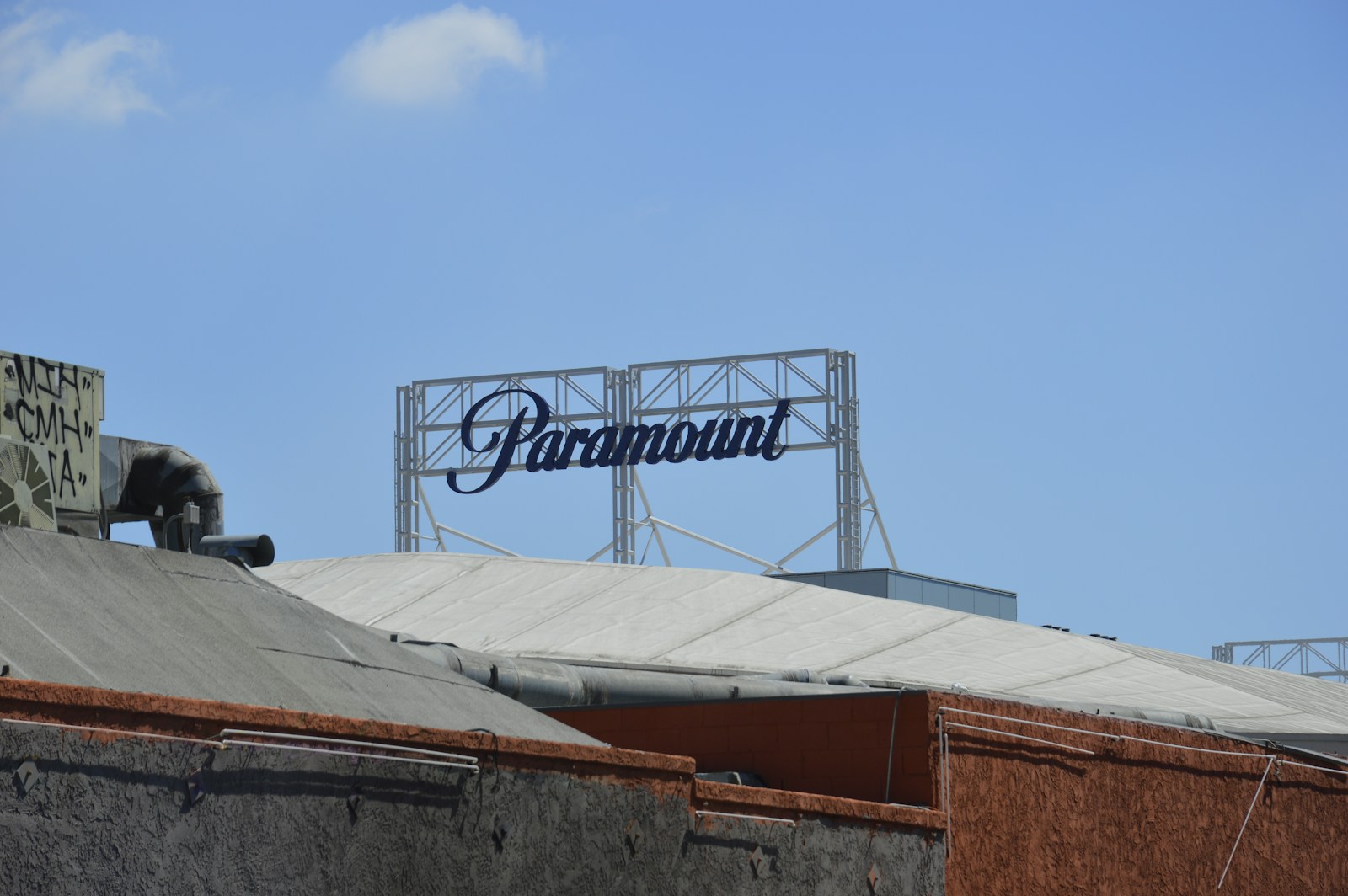„Paramount“ meta iššūkį „Netflix“ dėl „Warner Bros“: prasideda milijardų vertės kova dėl Holivudo ateities