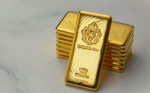 Auksas ir sidabras toliau šoka į viršų, tauriųjų metalų kainos pasiekė naujas aukštumas