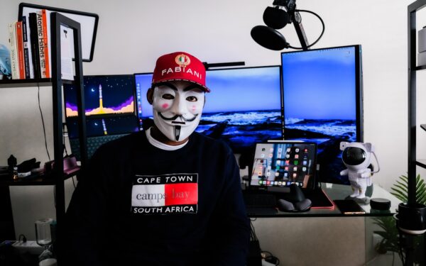 Šie triukai padės atpažinti deepfake melagystes, kurios apgauna net patyrusius interneto naudotojus