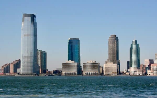 Skandalas sudrebino ir Volstritą: dėl ryšių su Epsteinu traukiasi dar viena labai gerai žinoma teisininkė