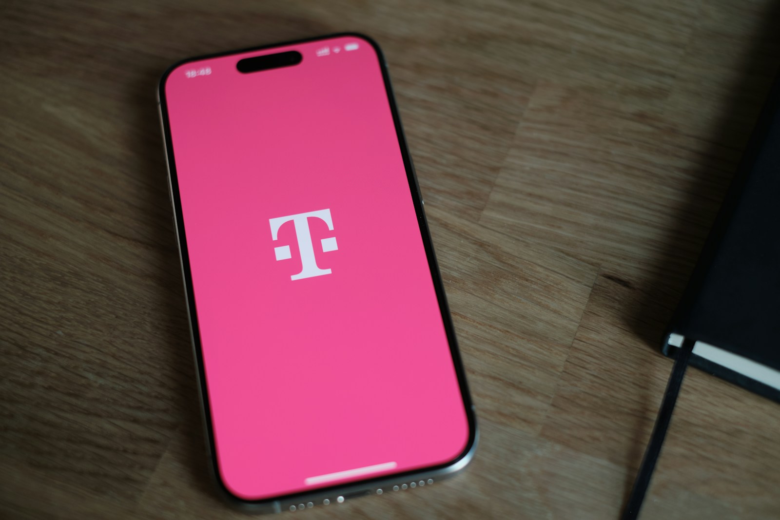 Persigalvoti kainuos brangiau: „T-Mobile“ didina mokesčius pirkėjams, grąžinantiems telefonus