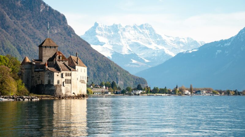 Ar tai gražiausia Europos pilis? Ši Ženevos ežero tvirtovė užbūrė garsius rašytojus