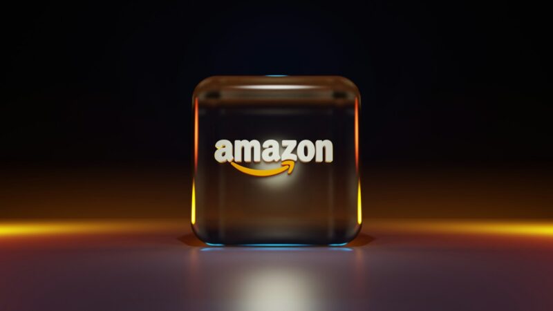 „Amazon“ akcijos smunka: rekordinės išlaidos dirbtiniam intelektui gąsdina rinką