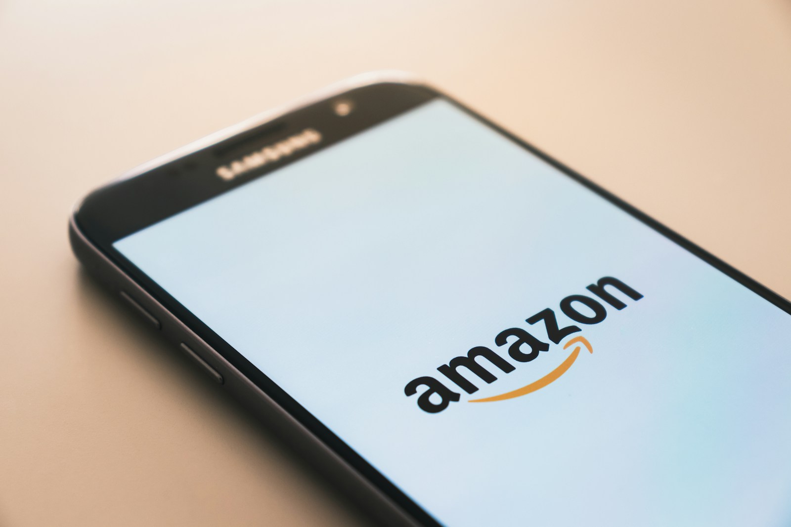 Atskleistas negailestingas technologijų milžinės planas: „Amazon“ nusprendė skubiai atsikratyti tūkstančių vadovų