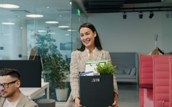 Tūkstančiai liks be darbo: Rumunijos valdžia paskelbė viešojo sektoriaus reformą