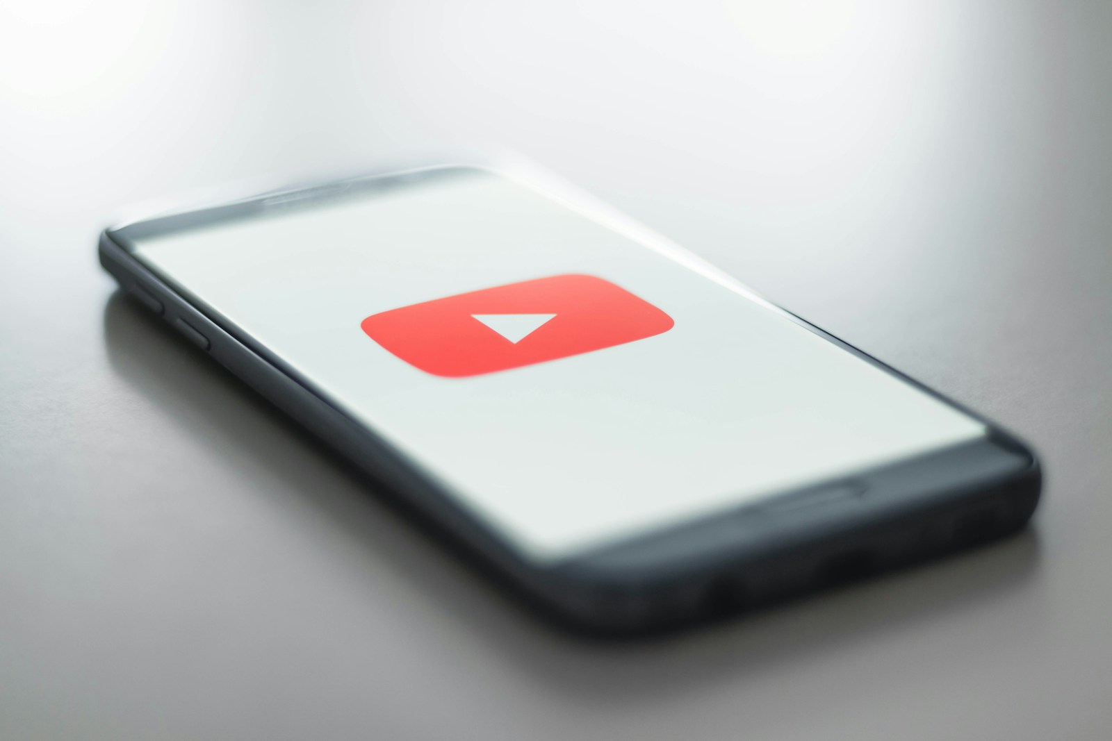 Erzinantis gedimas „YouTube“ programėlėje: dingo mygtukas, be kurio daugelis neapsieina