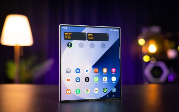 Slaptas „Samsung“ projektas iškilo į viešumą: štai koks telefonas bandys nukonkuruoti „Apple