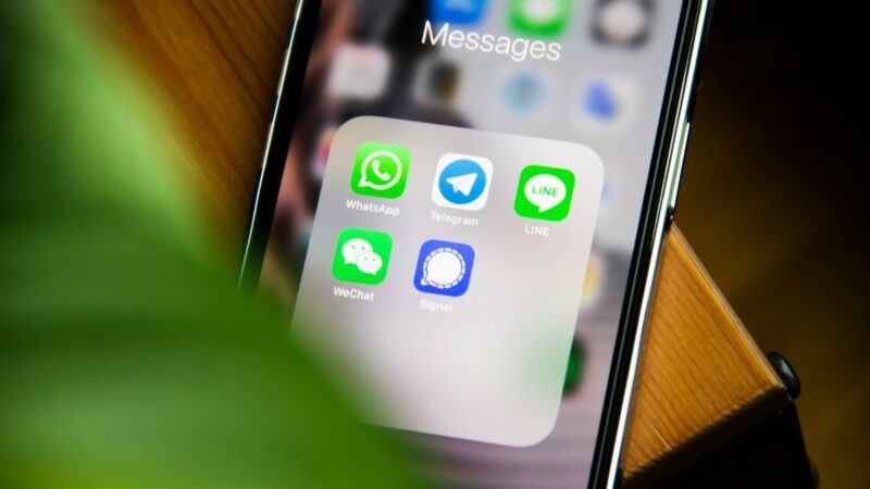 Jokiu būdu neatidarykite to telefone: ekspertai siunčia kritinės svarbos perspėjimą