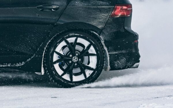 Pasirūpinkite tinkamu padangų slėgiu žiemą: pasitikrinkite, kol dar ne vėlu