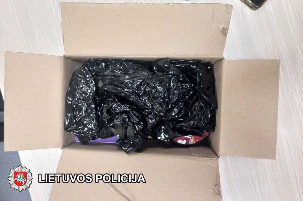 Klaipėdoje siunta iš užsienio atvedė į teisėsaugos akiratį: sulaikytas nepilnametis