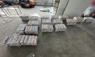 Kontrabandinės cigaretės Šalčininkuose. ELTA nuotr.