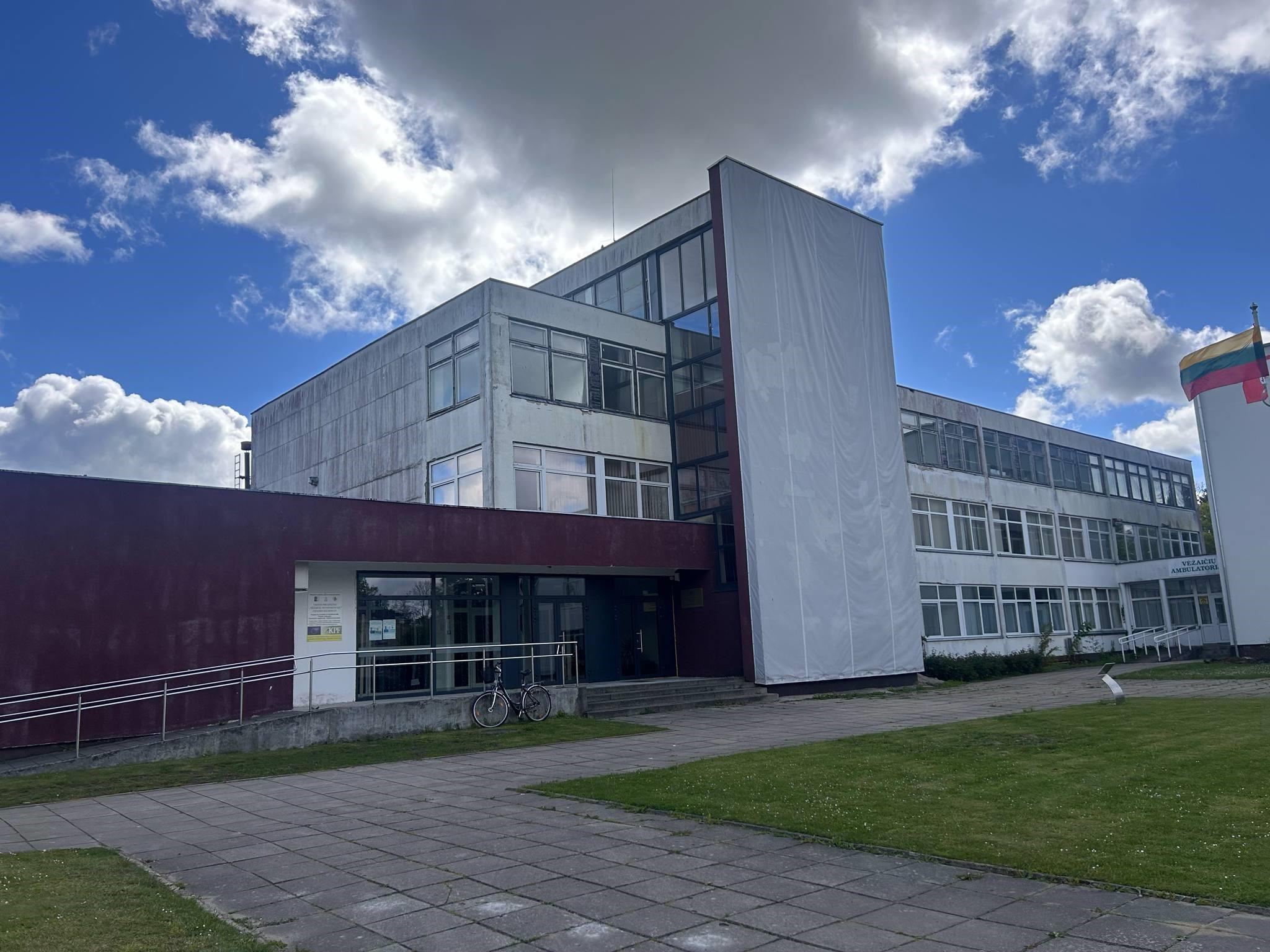 Vėžaičių centro laukia pokyčiai: biblioteka įsikurs naujose patalpose, tvarkoma aikštė