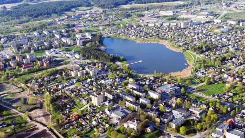Triukšmingas sprendimas Utenoje: patvirtintas milijoninis 2026–2028 biudžetas su skausmingais pokyčiais