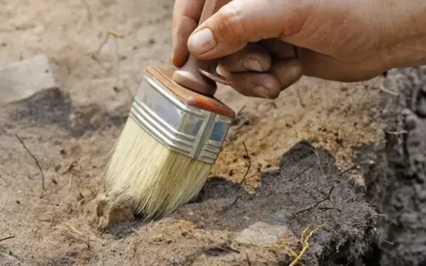 Archeologų atradimas pribloškė mokslininkus: ar raštas egzistavo jau prieš 40 tūkst. metų?
