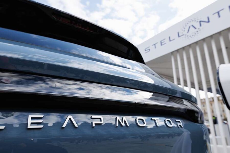 Revoliucinis lūžis Europos keliuose: „Peugeot“ ir „Fiat“ taps pigesni dėl kiniškų technologijų
