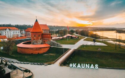 Milijonai liejasi į Kauną: miestas stato tiltus ir baseinus, o gyventojams siunčia aiškią žinutę