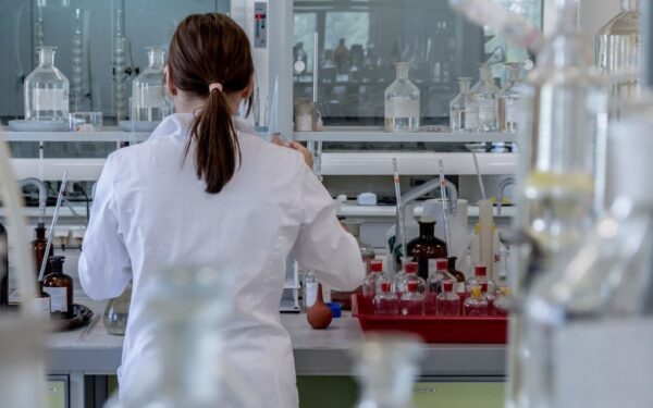 Mokslininkai žengė svarbų žingsnį: laboratorijoje sukurta nugaros smegenų struktūra
