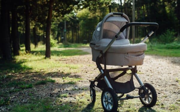 Padegimas daugiabutyje: uostamiestyje taikiniu tapo vaikiškas vežimėlis