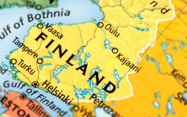 Suomijos įlankoje – gaisras ir sprogimas: dėmesio centre Rusijos „šešėlinis laivynas“