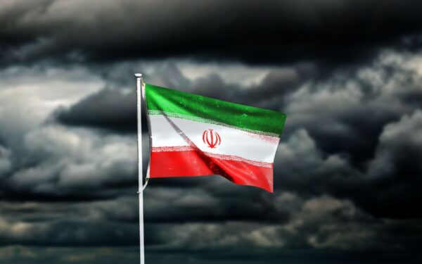 JAV stiprina karines pajėgas: stringant deryboms su Iranu  siunčiamas dar vienas lėktuvnešis