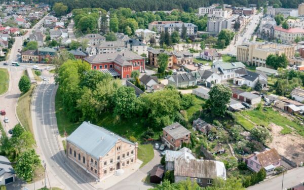 Skandalas Alytaus gimnazijoje: etikos mokytojos atleidimas išprovokavo viso miesto mokytojų akciją