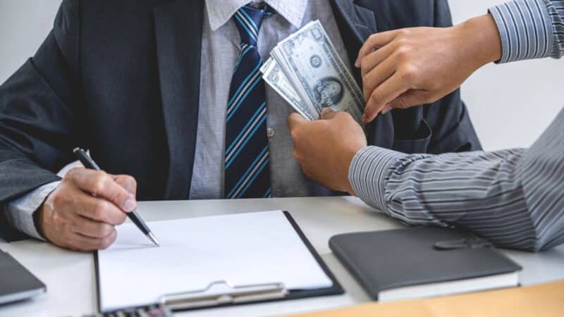 STT byla plečiasi: įtariamajam Taraškevičiui pratęstas suėmimas dar trims mėnesiams