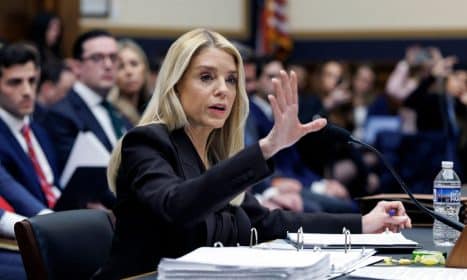 Demokratai Kongreso nariai apkaltino JAV generalinę prokurorę „dangstant“ Epšeino bylas. EPA-ELTA