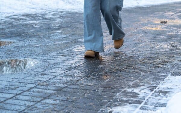 Batsiuvys atskleidė, kaip atnaujinti druskos sugadntus batus: atrodys tarsi nauji nemokamai