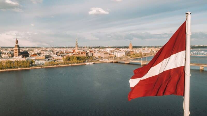 Latvijos premjerė Silina išgyveno dar vieną balsavimą dėl nepasitikėjimo